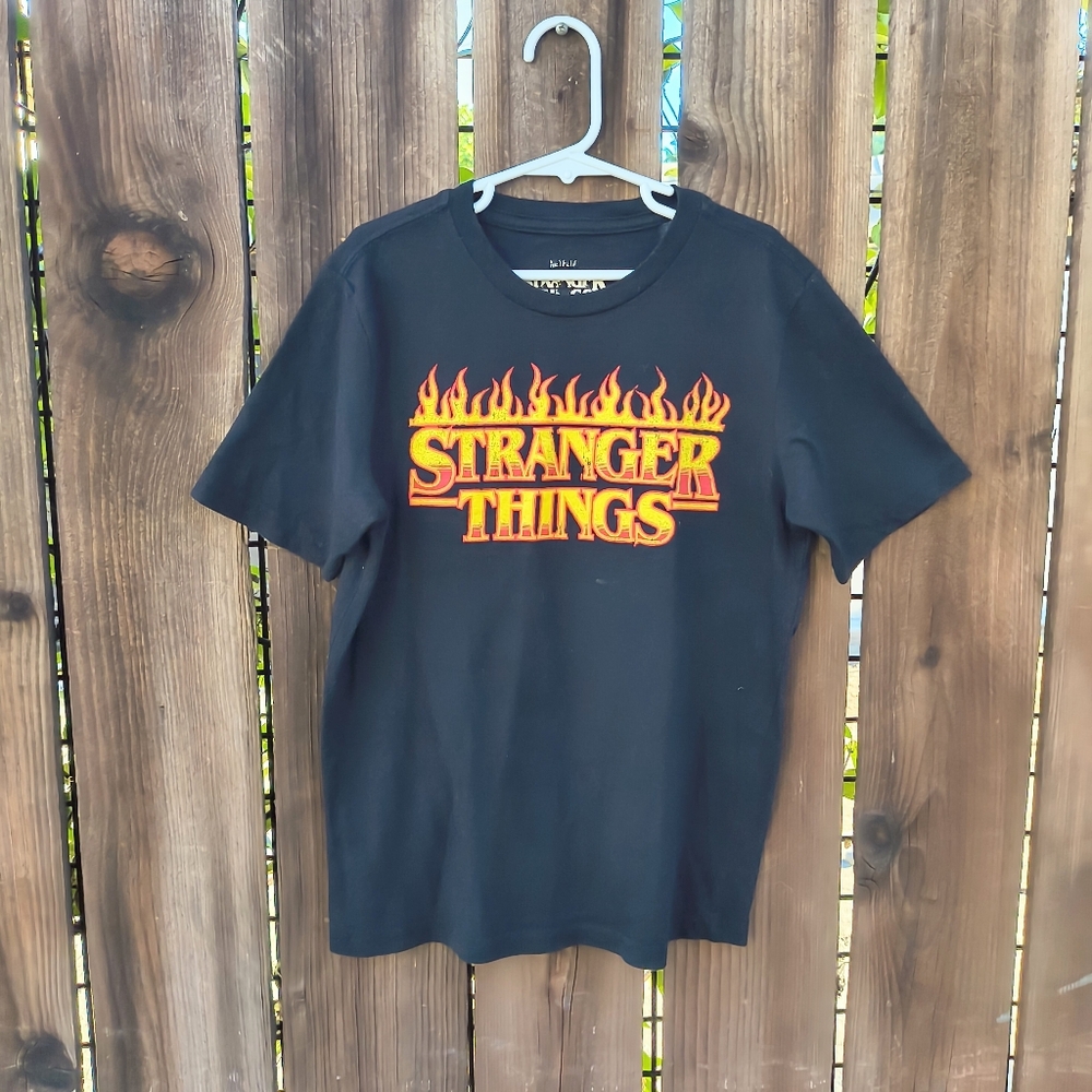 STRANGER THINGS | Boys Netflix Black Fire Logo Graphic Casual Comfy Tee Shirt  M